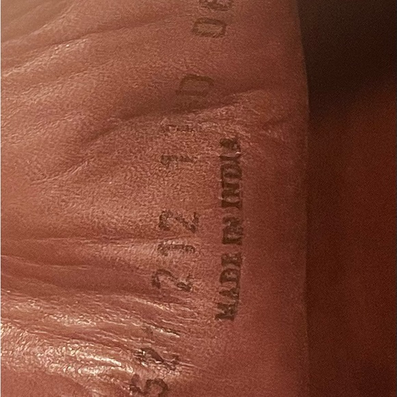 Tommy Bahama - Picture 7 of 8